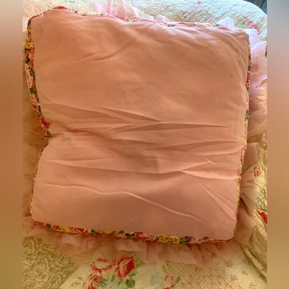 Vintage Handmade Patch Stitch Mixes
Pattern Accent Ruffled Pillow Pink
Multi 20" - Picture 3 of 13